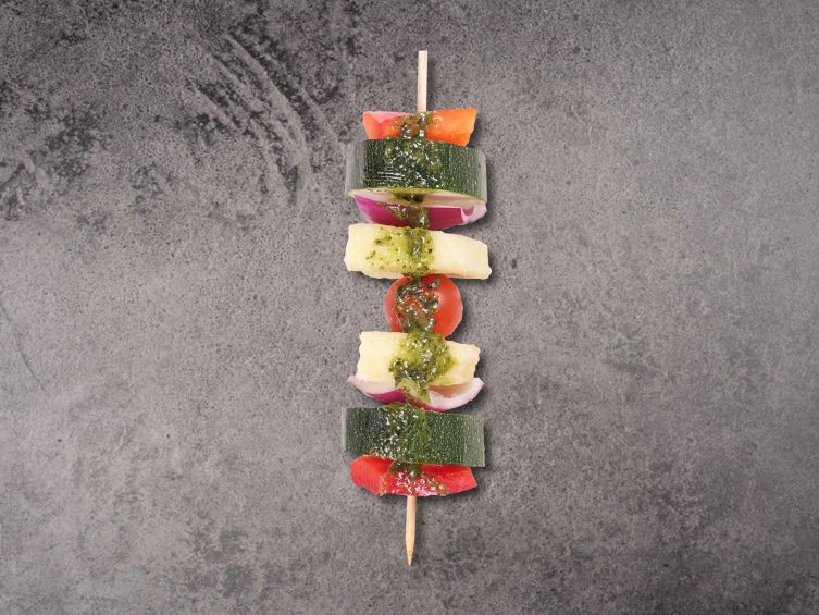 Gemüsepieß mit Grillkäse